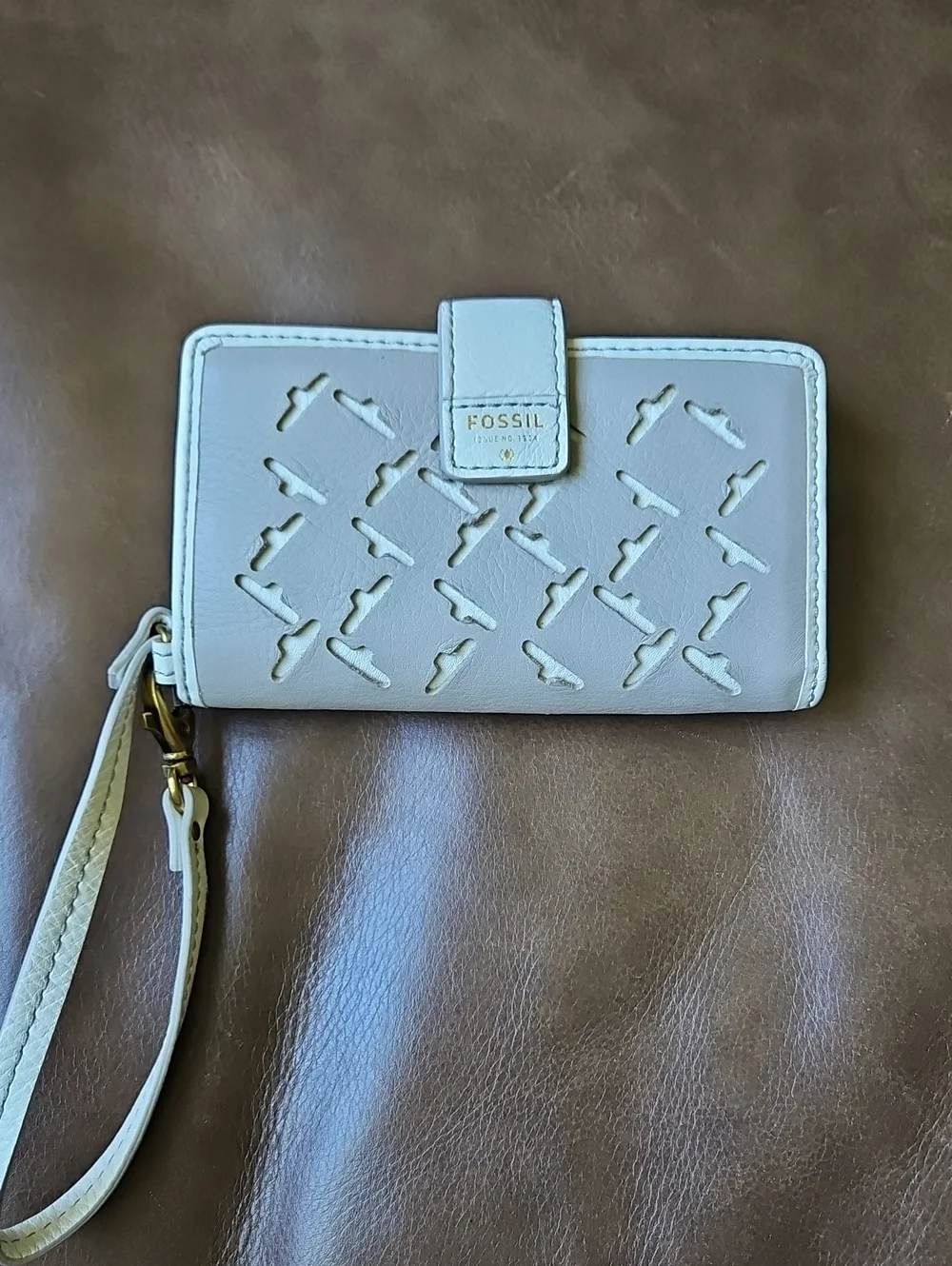 Fossil Emerson SWL1316 Laser-Cut Leather Bifold Wristlet Wallet Cream Taupe